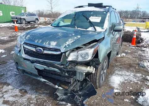 2017 Subaru Forester 2.5I Premium z USA, uszkodzony, nr VIN JF2SJAGC5HH421304